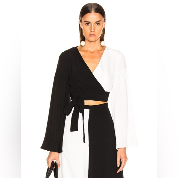 STAUD - NWT CROPPED TWO-TONE CREPE DE CHINE WRAP TOP IN BLACK / WHITE - Picture 1 of 6
